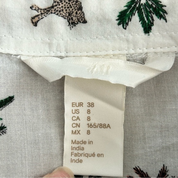 H&M Palm Tree Cheetah Novelty Print Button down Shirt Women Size 8 - Picture 5 of 6